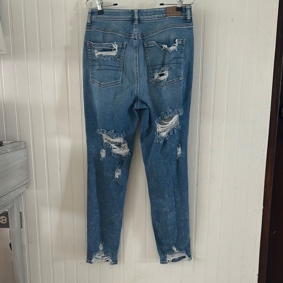 American Eagle Distressed Stretch Blue Mom Jeans sz 6 - Picture 9 of 14